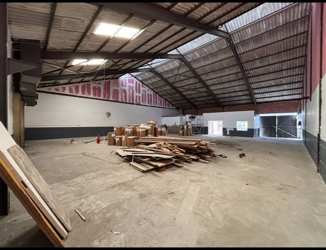 408M² WAREHOUSE TO LET IN EPPING INDUSTRIAL